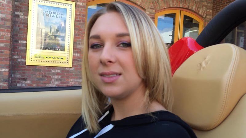 Cazatalentos descubre a una rubia perfecta para pornstar 12 1