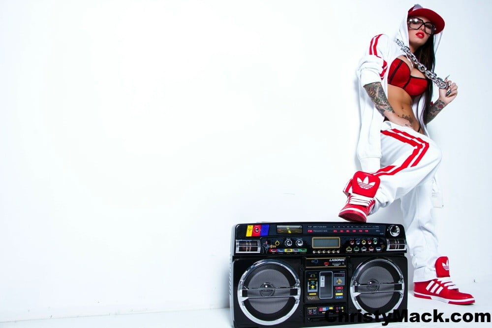 Christy Mack como una zorra rapera 11