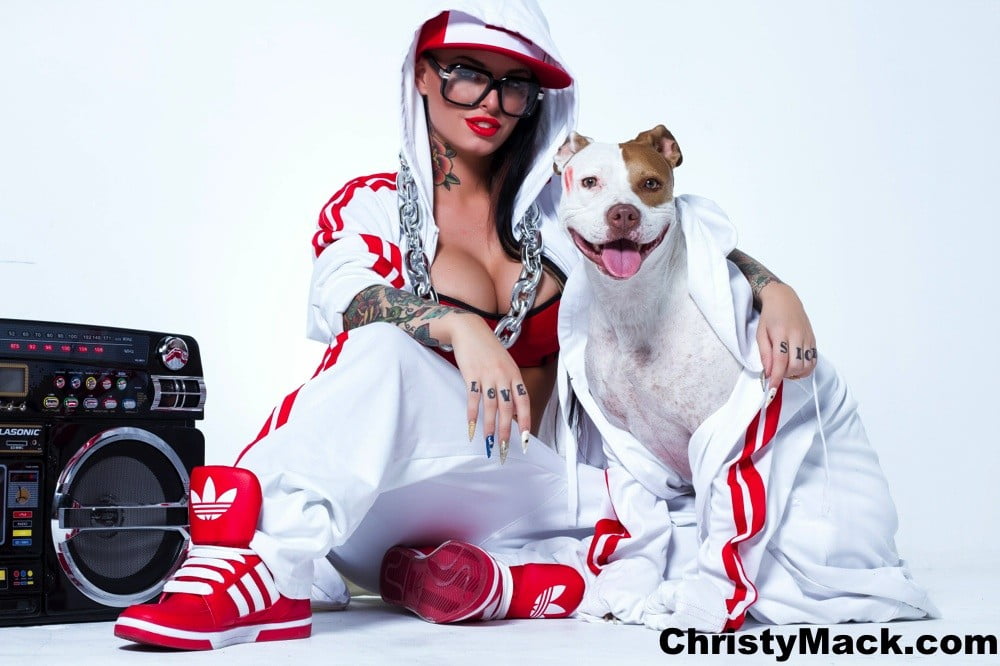 Christy Mack como una zorra rapera 3