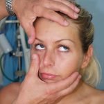 Rubia sexy visita al medico ginecologo 1