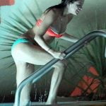 famosa selena gomez en bikini 1