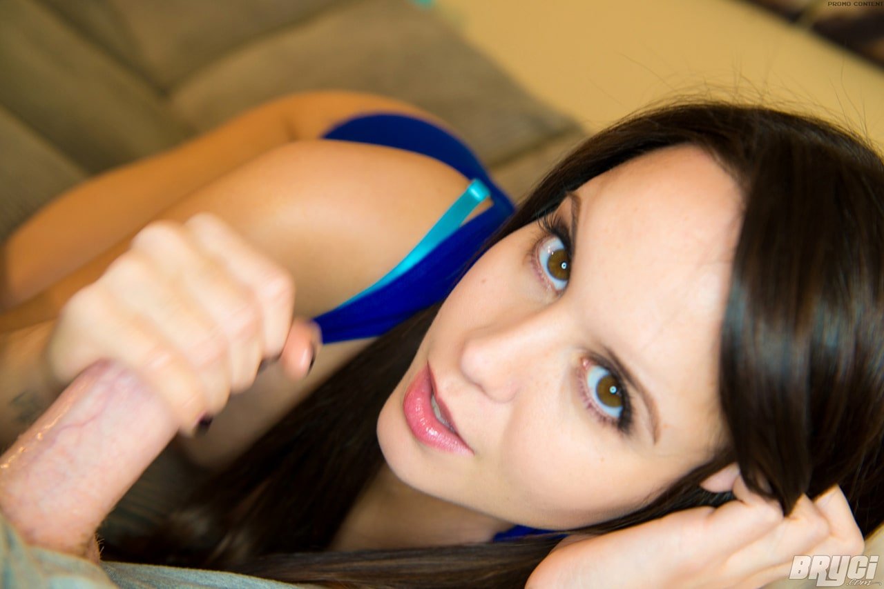 jovencita amateur bryci haciendo mamadas calientes 11 min