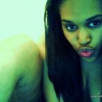 morenas posando xxx 1